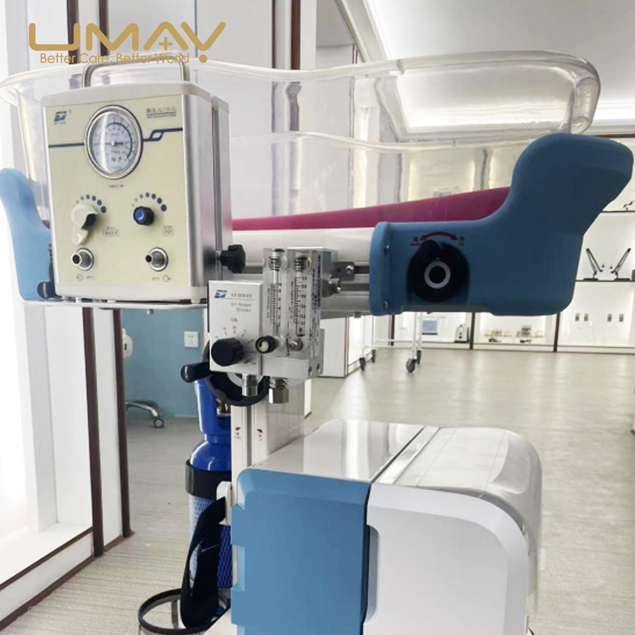 Infant Transport System with Infant Resuscitator and Air-Oxygen Blender