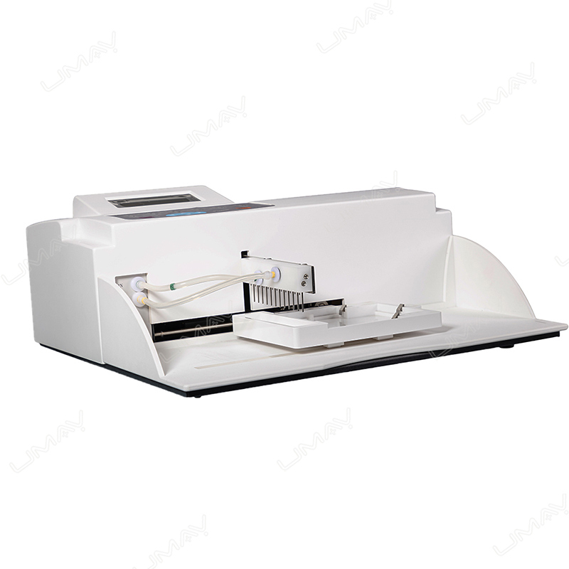 Microplate-washer-analyzer-angle-view