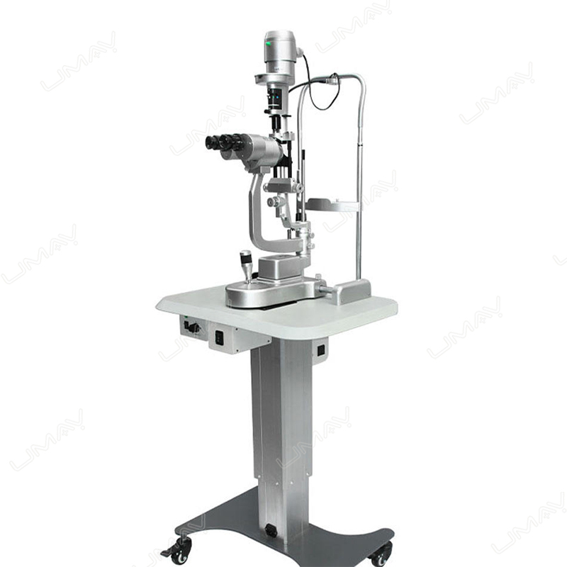 UMSLPO02-slit-lamp-view